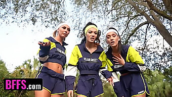 ¡mira A Estas Seductoras Bffs Disfrutar De Una Follada De Proteína Después Del Entrenamiento! ¡aubry Babcock, Chloe Temple Y Sawyer Cassidy Te Dejarán Sin Aliento!